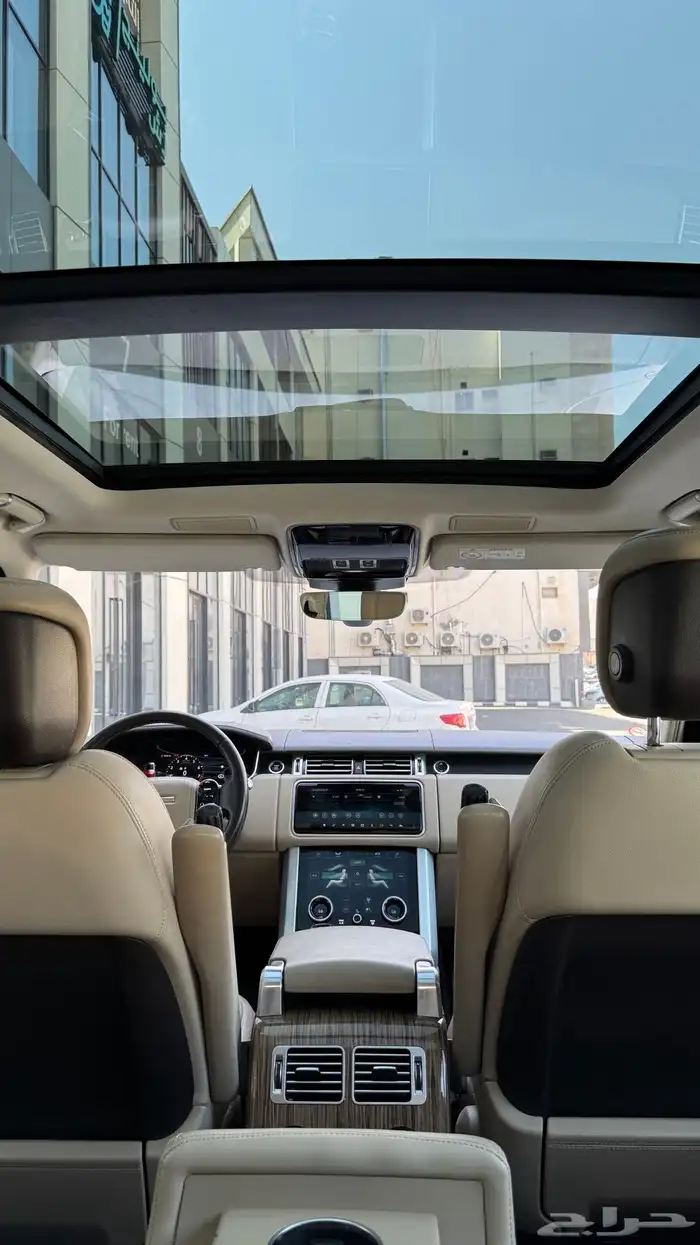 رنج روفر فوق ابيض و اسود 13