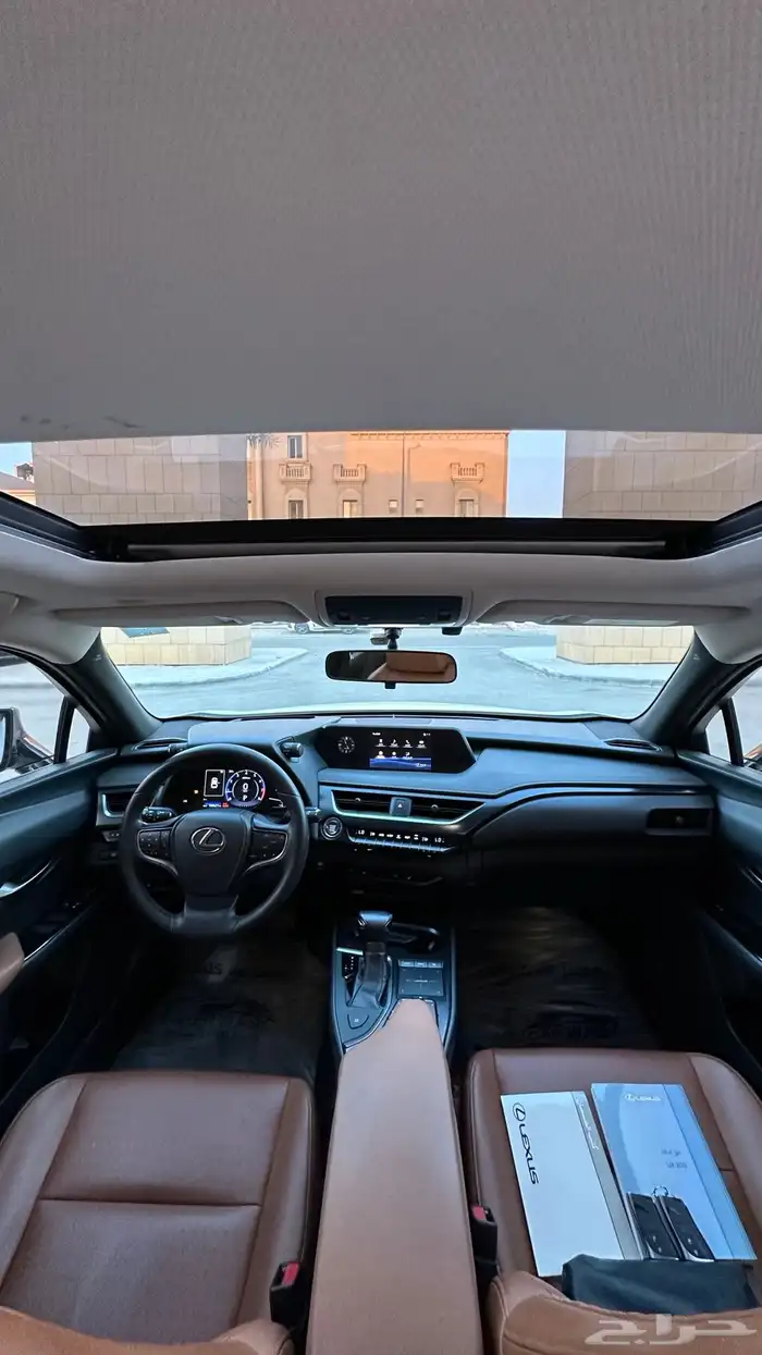 لكزس UX200 موديل 2019 مالك اول سعودي 29