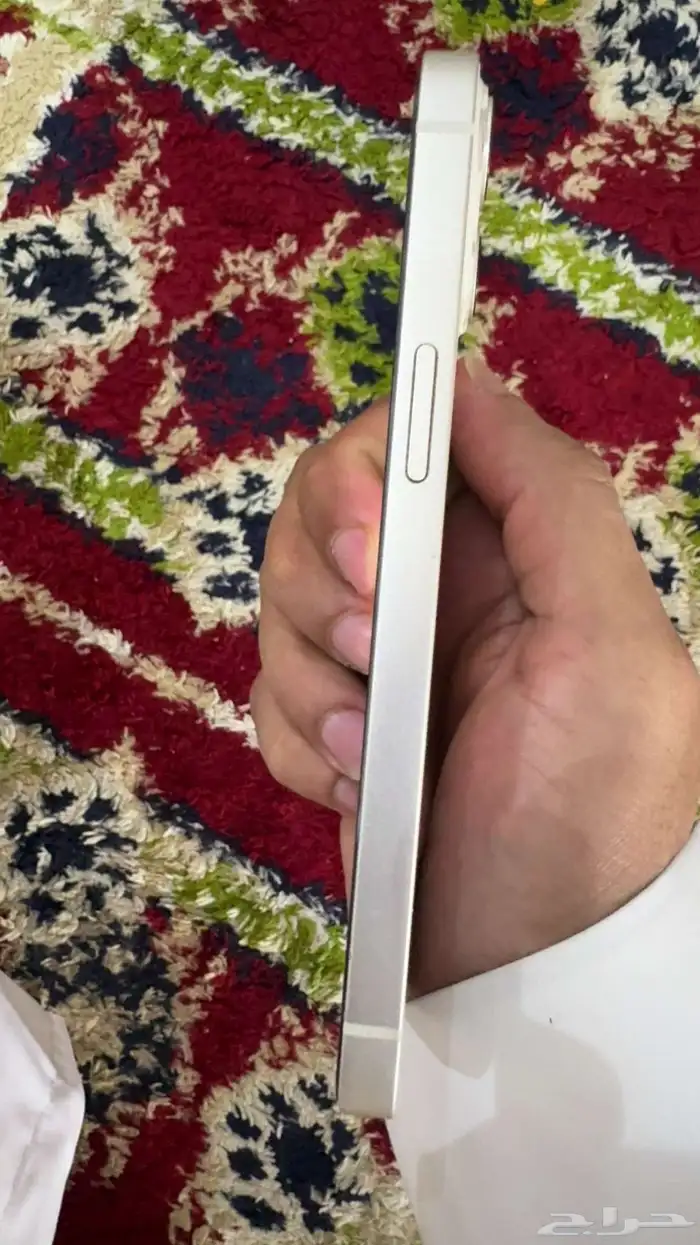 ايفون 13 اللون ابيض 128 4