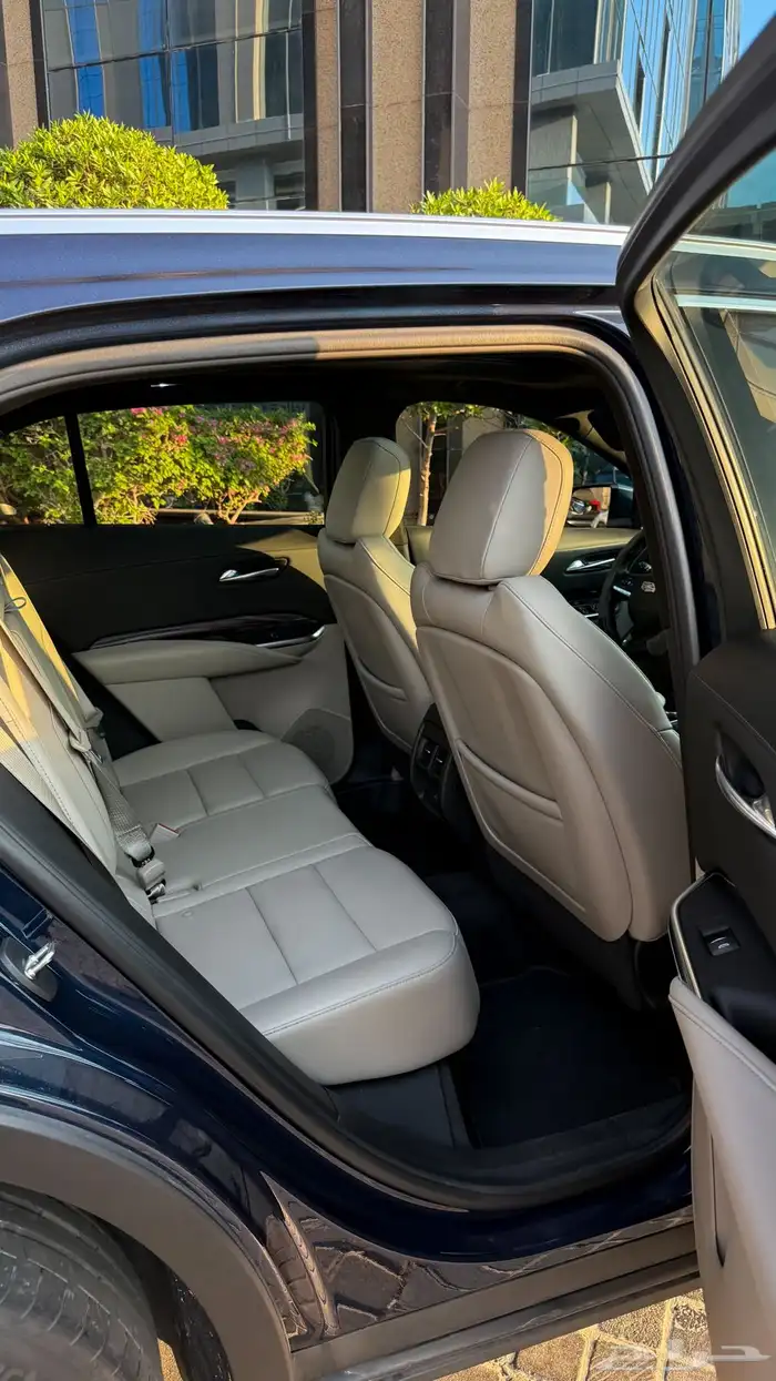 كاديلاك xt4 الجميح 2022 13