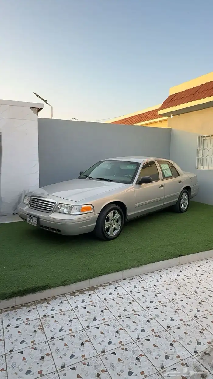 فورد كراون فكتوريا 2011 0