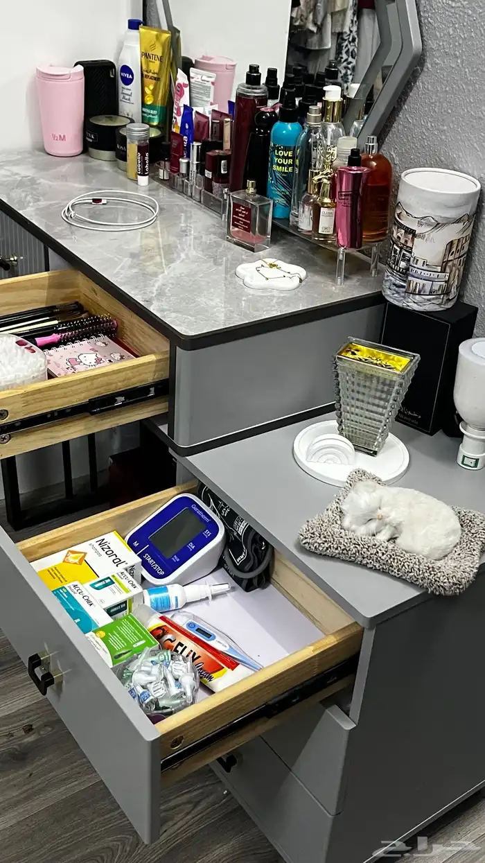 تسريحه رخام لها 3اضاء ابيض و اصفر وسكري اشتريتها ب1000والله 2