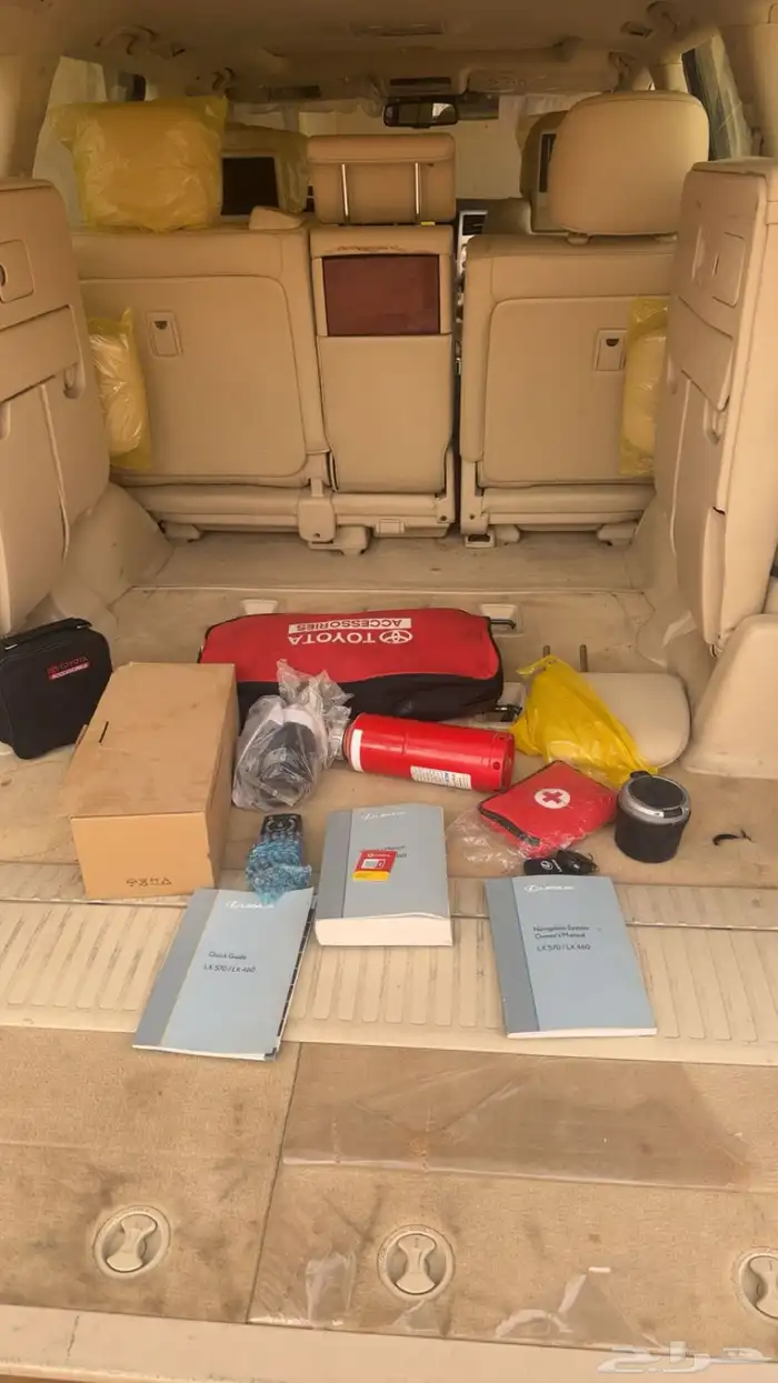 للبيع جيب لكزس 2014 بريمي 5