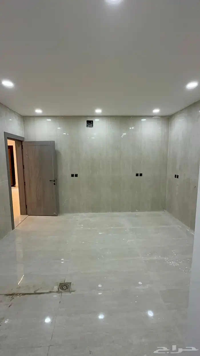 للبيع شقه نظام دوبلكس مع حوش وكراج وسطح خاص 12