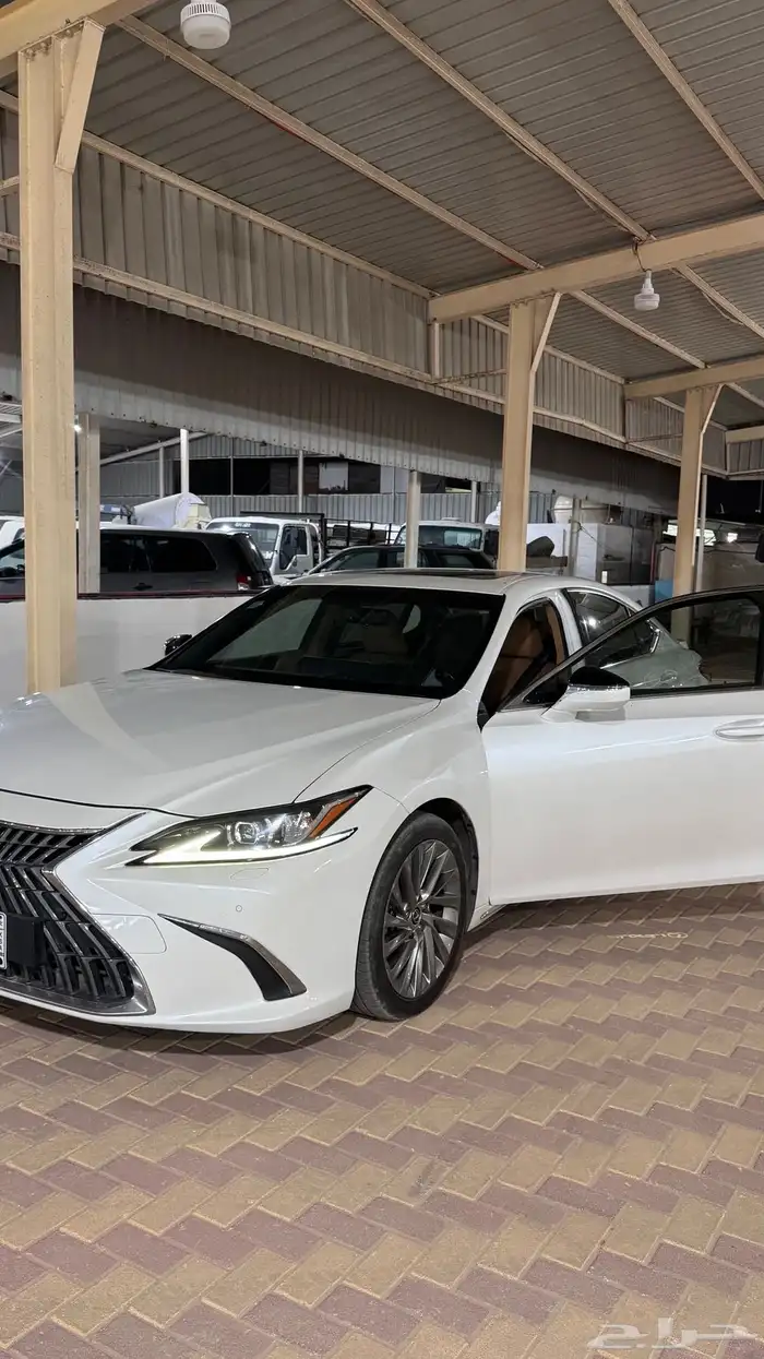 لكزس Es300h BH 2022 4