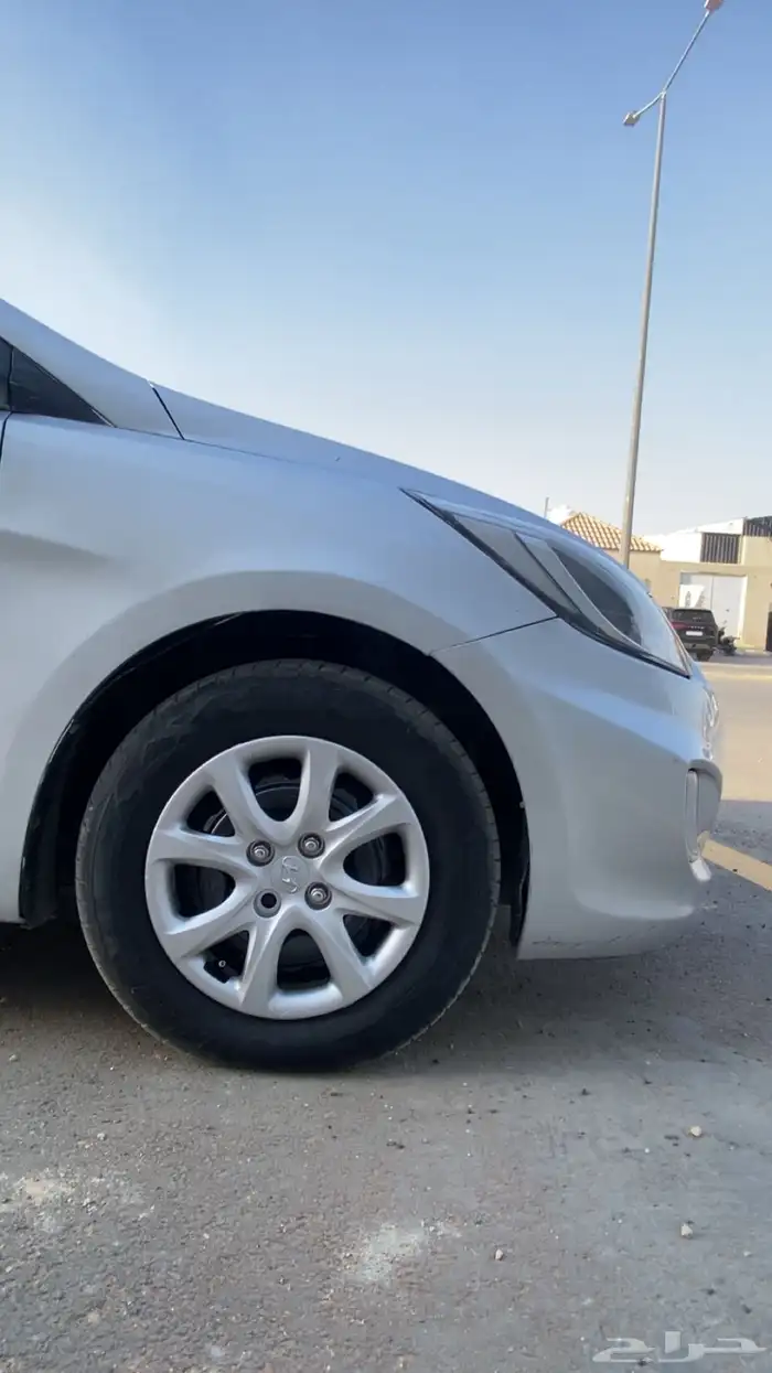 للبيع اكسنت 2014 11