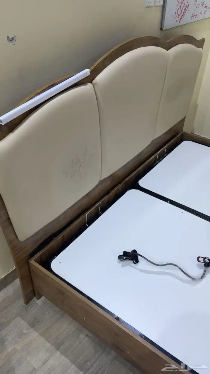 أثاث للبيع استخدام نظيف جدا سرير مع دواليبه وفرشته 0