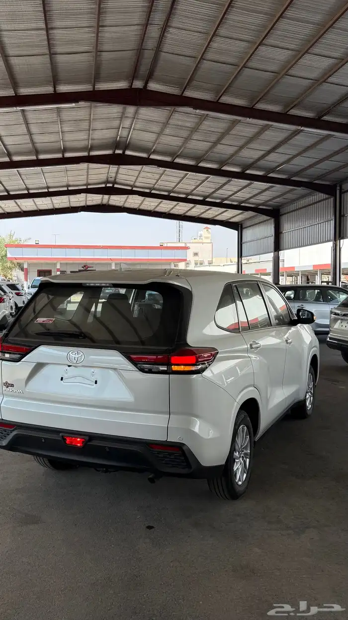 تويوتا انوفا GLبنزين 2025كاش ونظام الدفعتين 7
