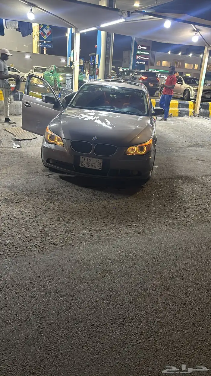 السيارة BMW523 7