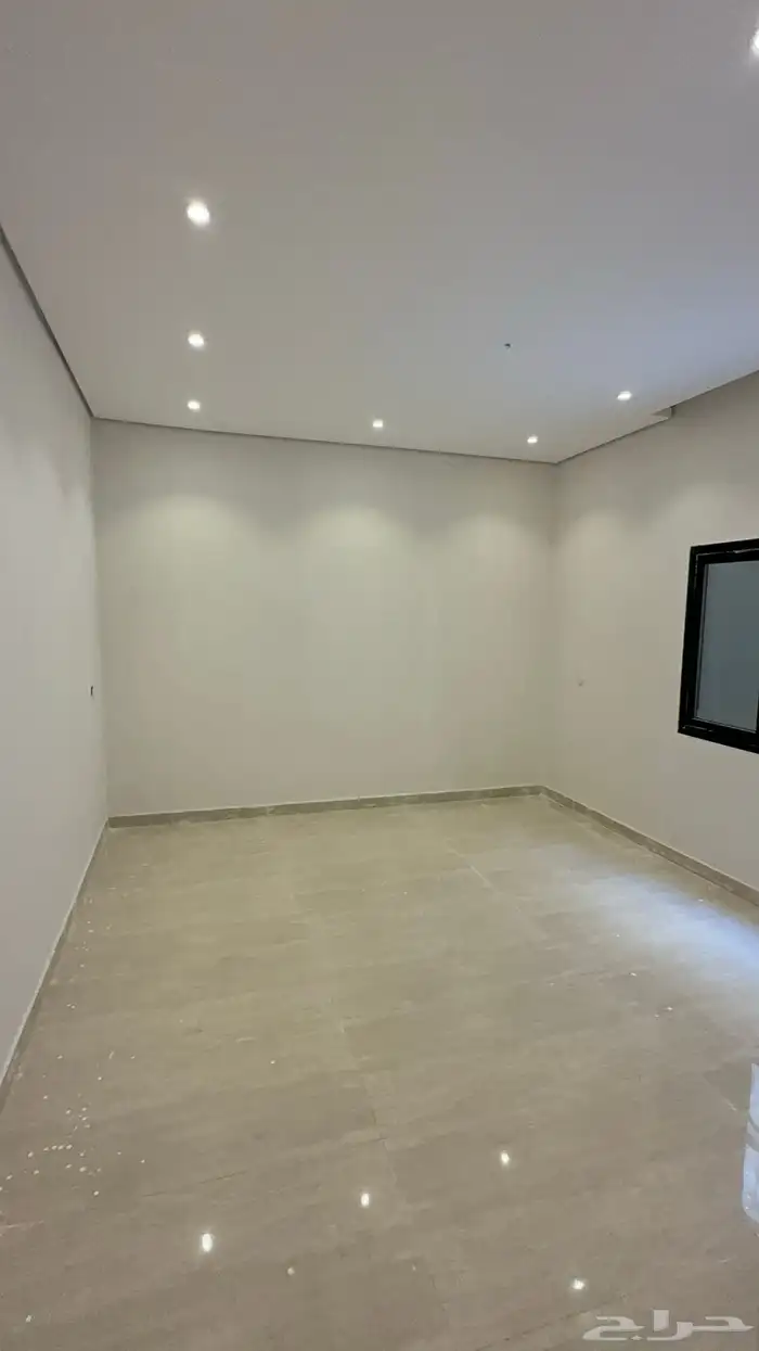 للبيع شقه نظام دوبلكس مع حوش وكراج وسطح خاص 15