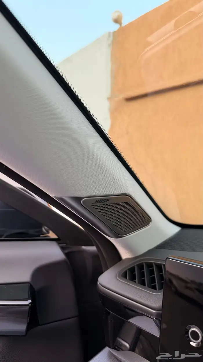 ازيرا 2023 ( بنزين 6V ) فل كامل بحالة الوكالة 30