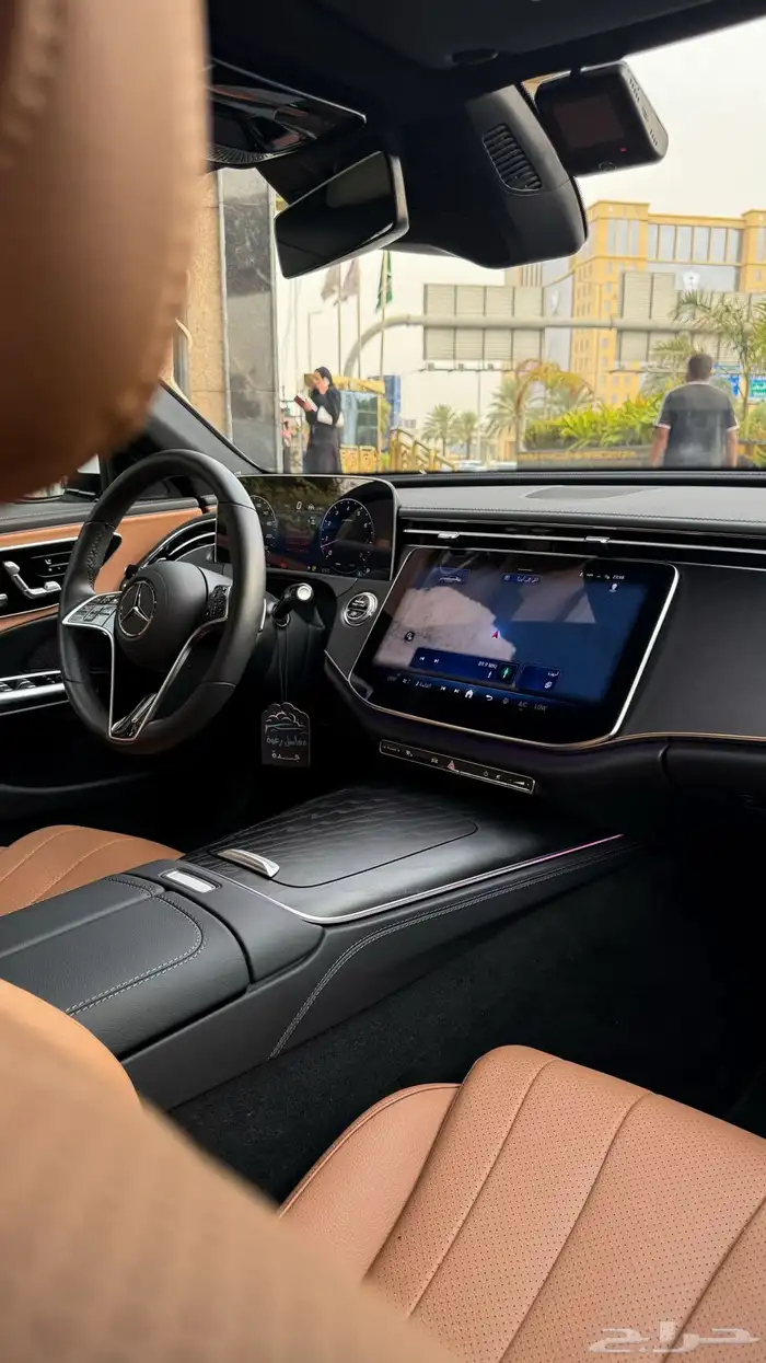 مرسيدس e200 شبه زيرو 2024 9