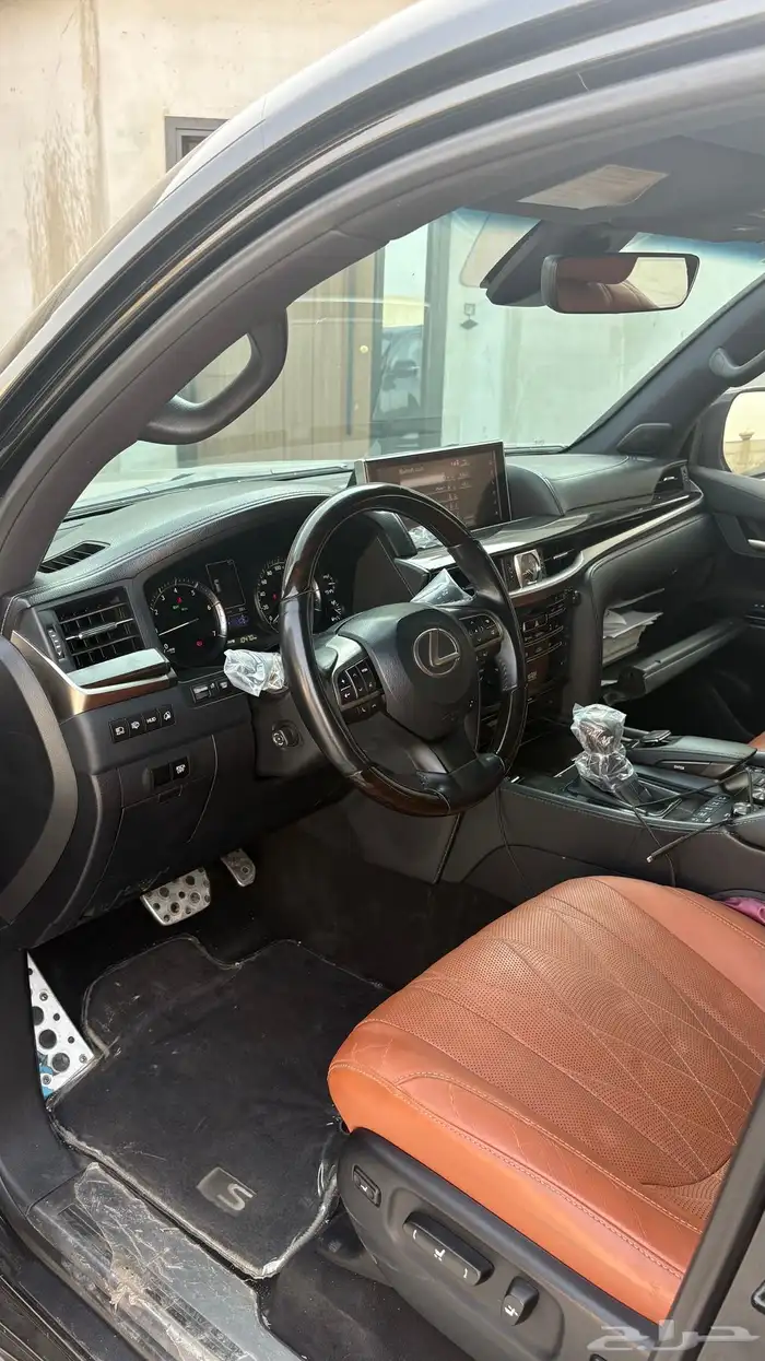 جيب لكزس 2020 بلاك اديشن 7