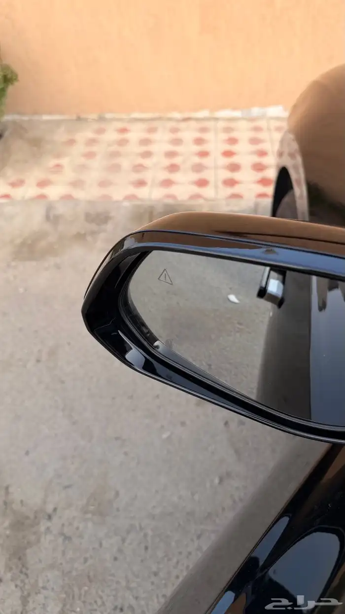 ازيرا 2023 ( بنزين 6V ) فل كامل بحالة الوكالة 8