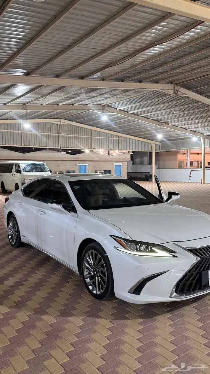 لكزس Es300h BH 2022 1