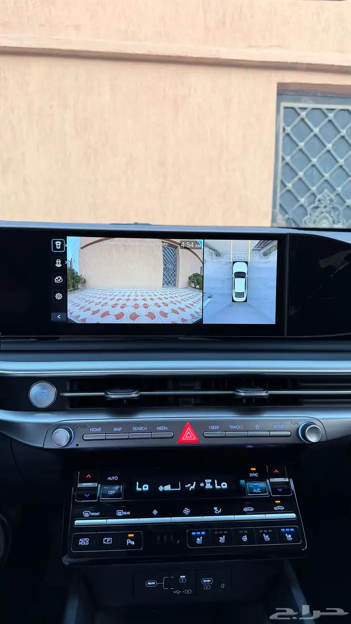 ازيرا 2023 ( بنزين 6V ) فل كامل بحالة الوكالة 16