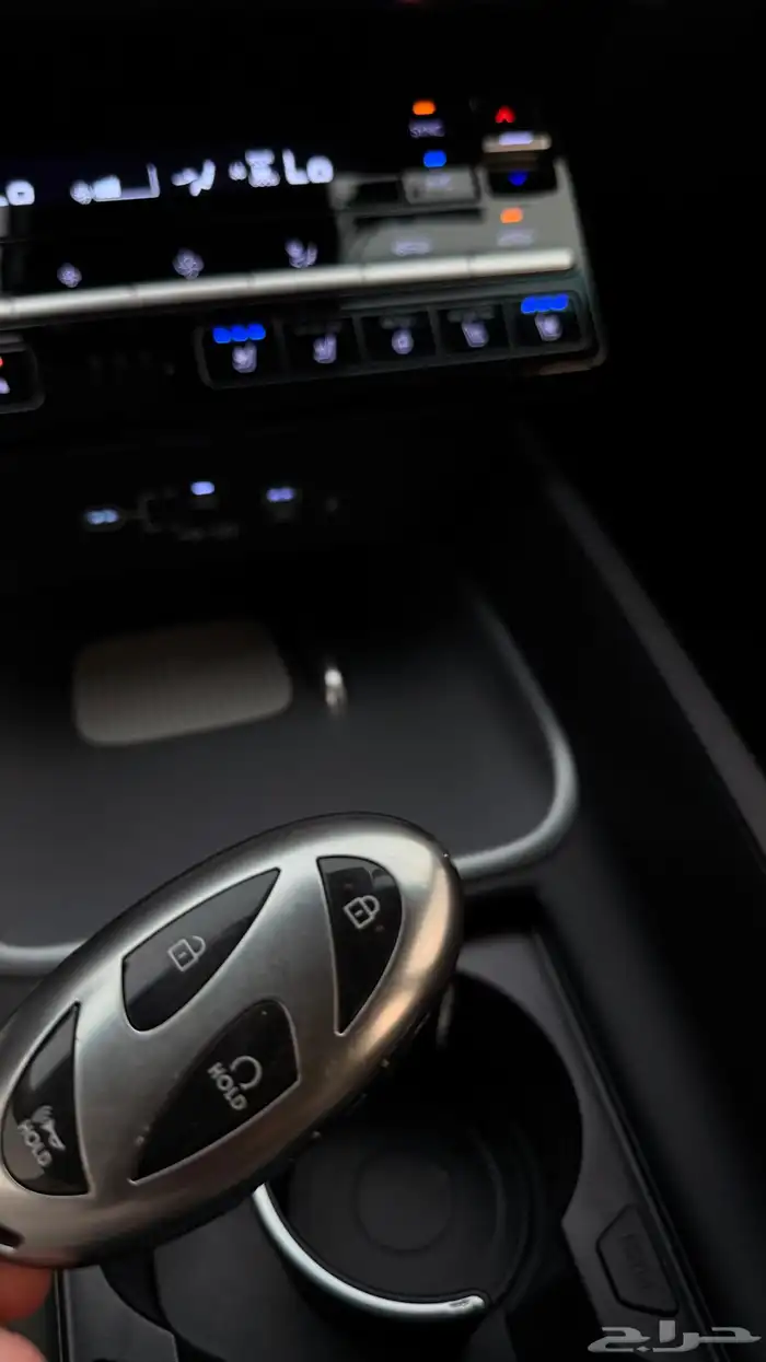 ازيرا 2023 ( بنزين 6V ) فل كامل بحالة الوكالة 23