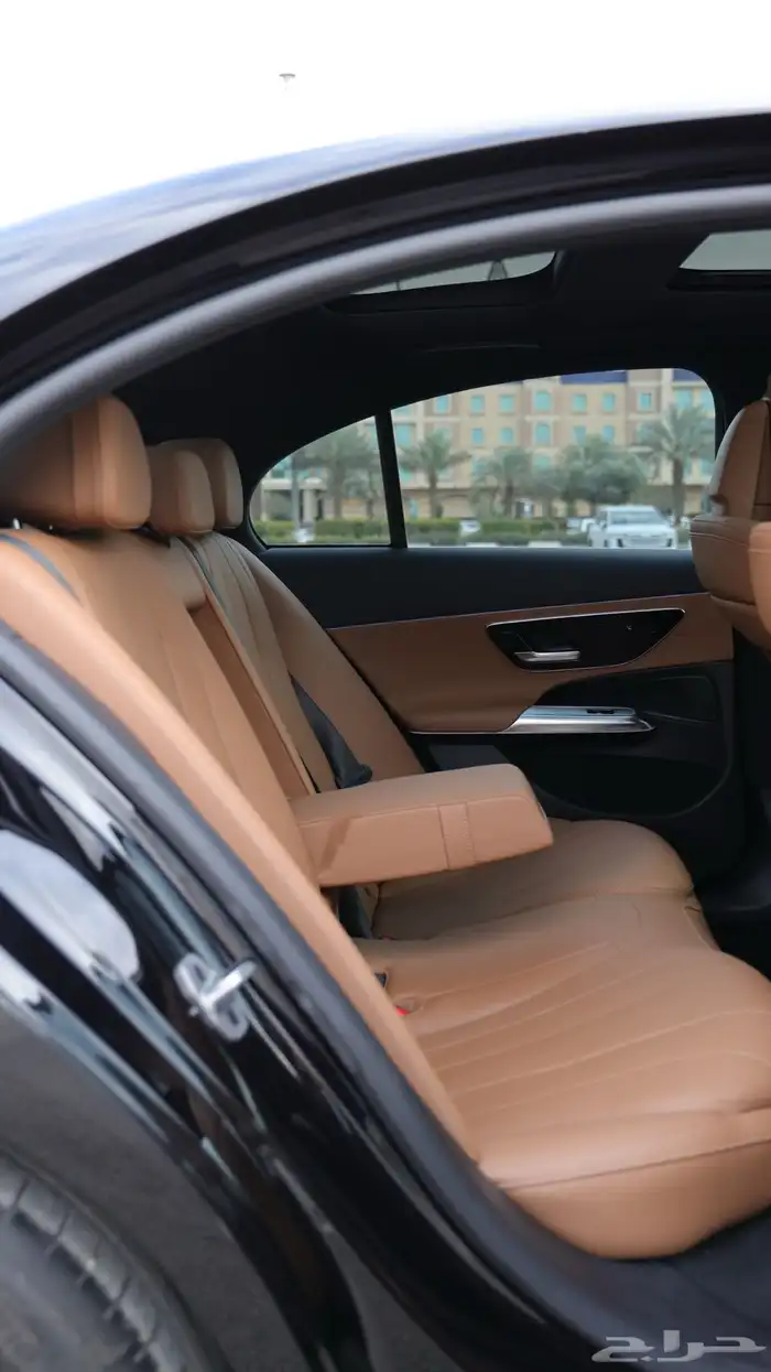 مرسيدس E .. وكالة ( وين الصامل ) 30