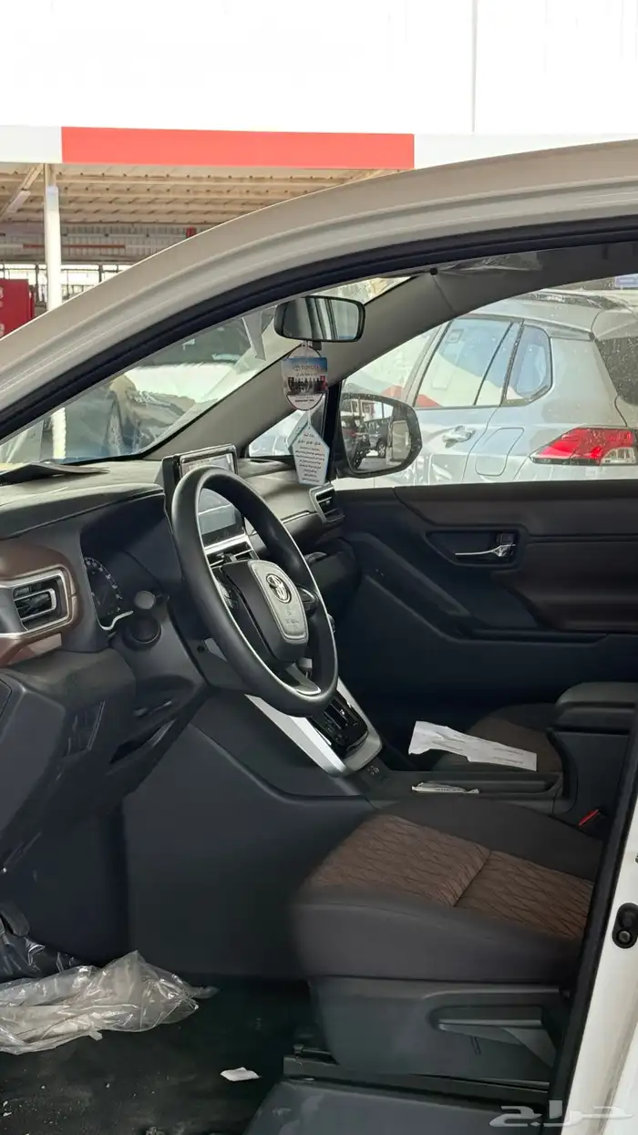 تويوتا انوفا GLبنزين 2025كاش ونظام الدفعتين 8