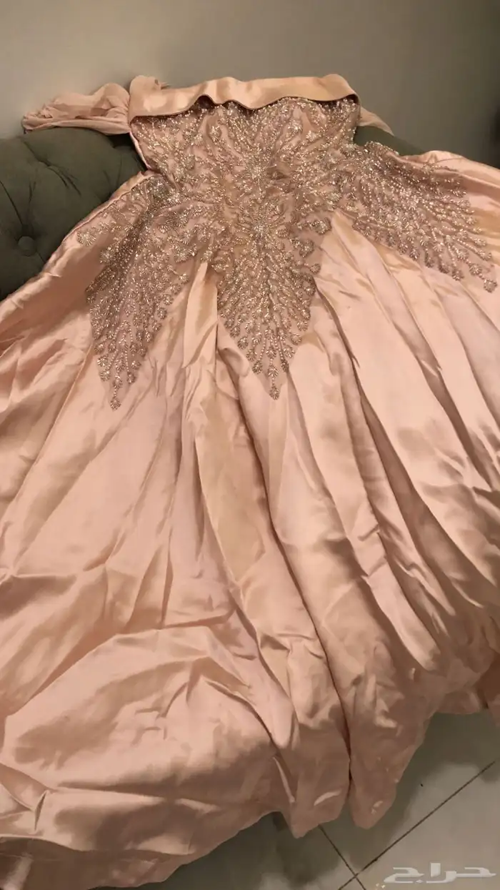 فستان زواج اخت عروس لونه بيبي بينك 0