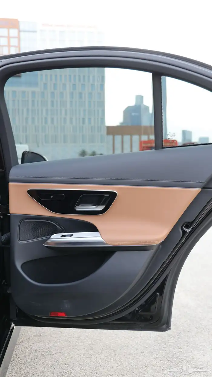 مرسيدس E .. وكالة ( وين الصامل ) 18