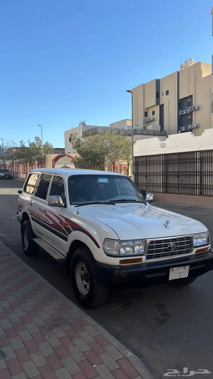 اعرض لكم صالون 1997 نضيف مفحوص مجدد جاهز لي النقل الحد 25 5