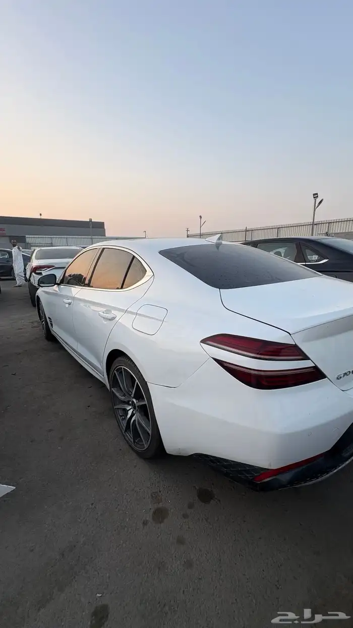 جنسس G70 2024 7