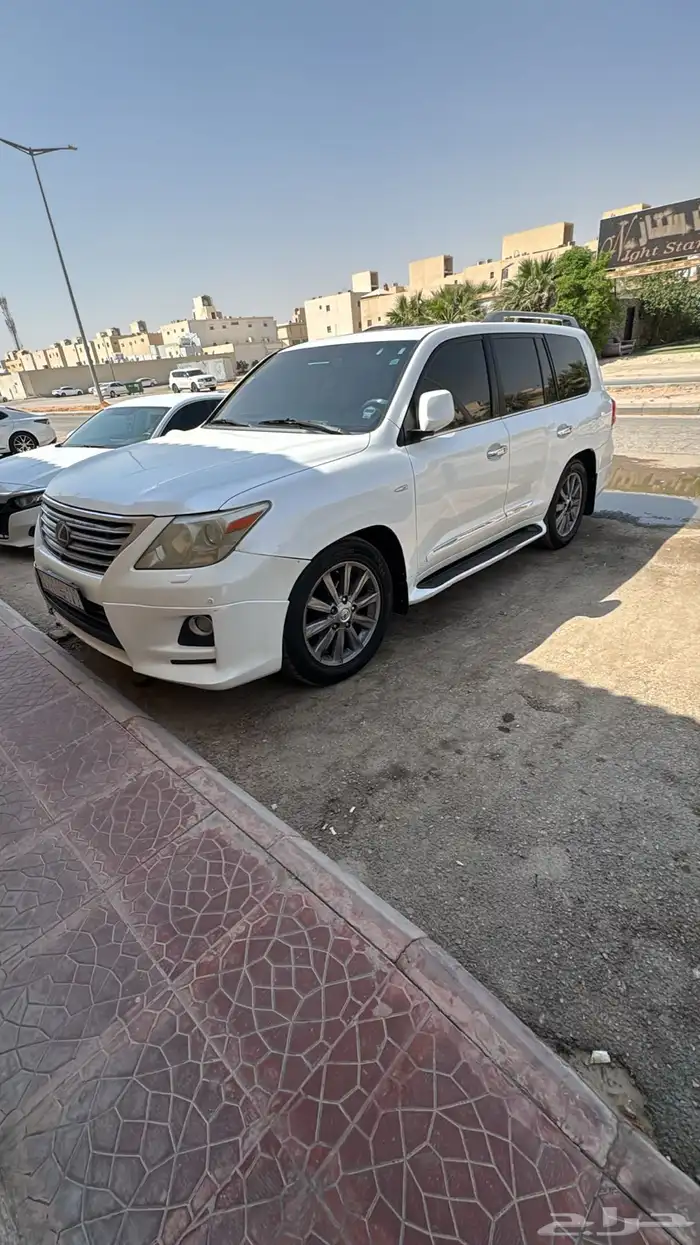 جيب لكزس 2011 1