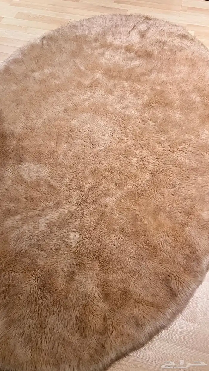 سجادة بيج فرو صناعي 0