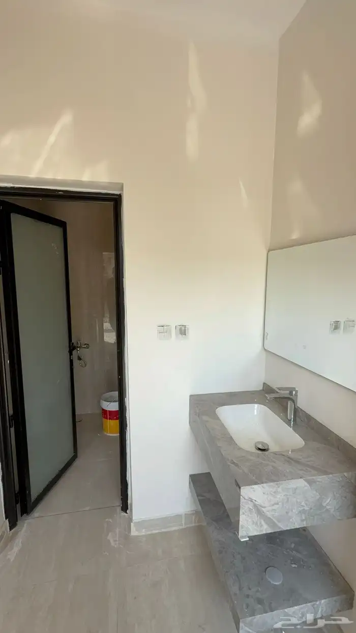 للبيع شقه نظام دوبلكس مع حوش وكراج وسطح خاص 3