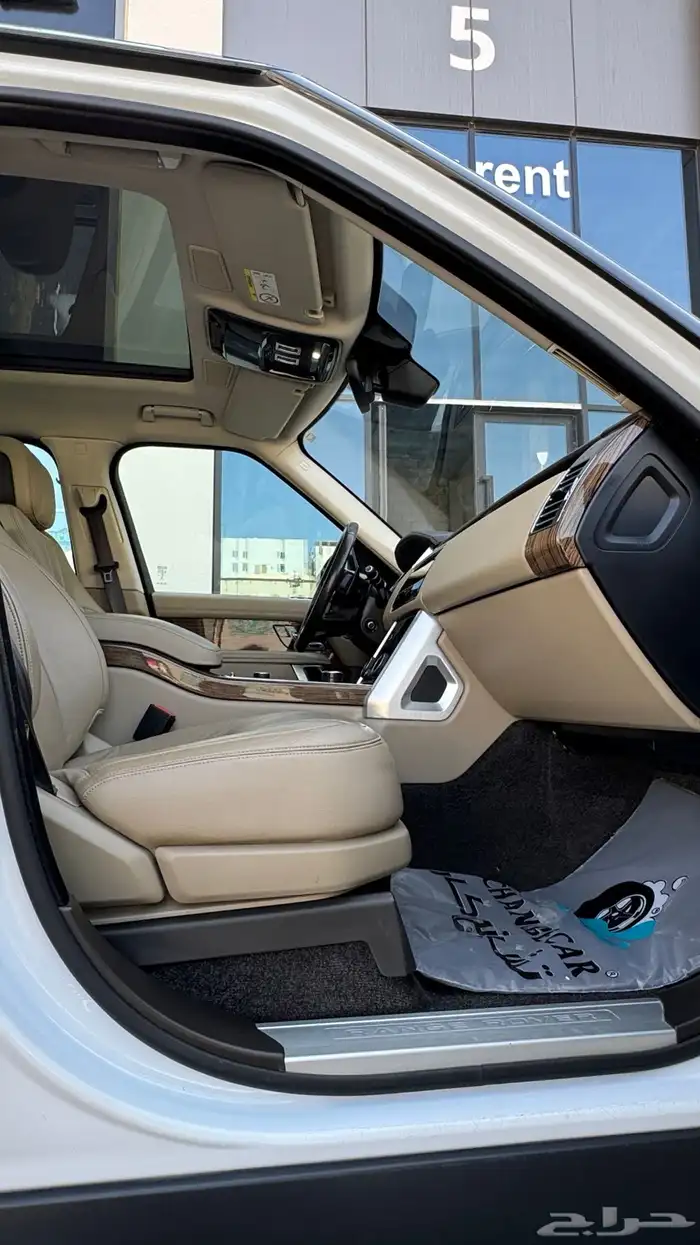 رنج روفر فوق ابيض و اسود 14