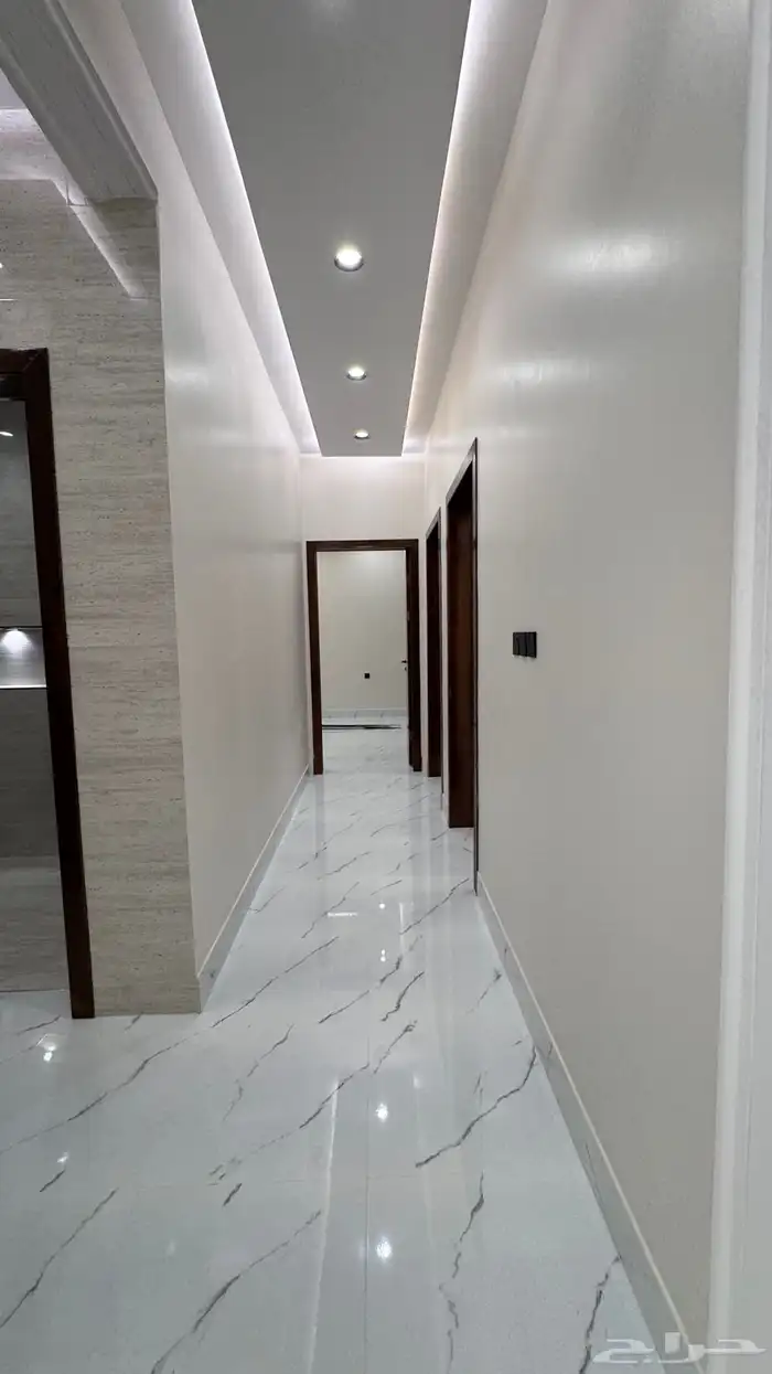 للبيع شقه ارضيه 6 غرف vip مع حوش من 550 الف بالمحاله ابها 12