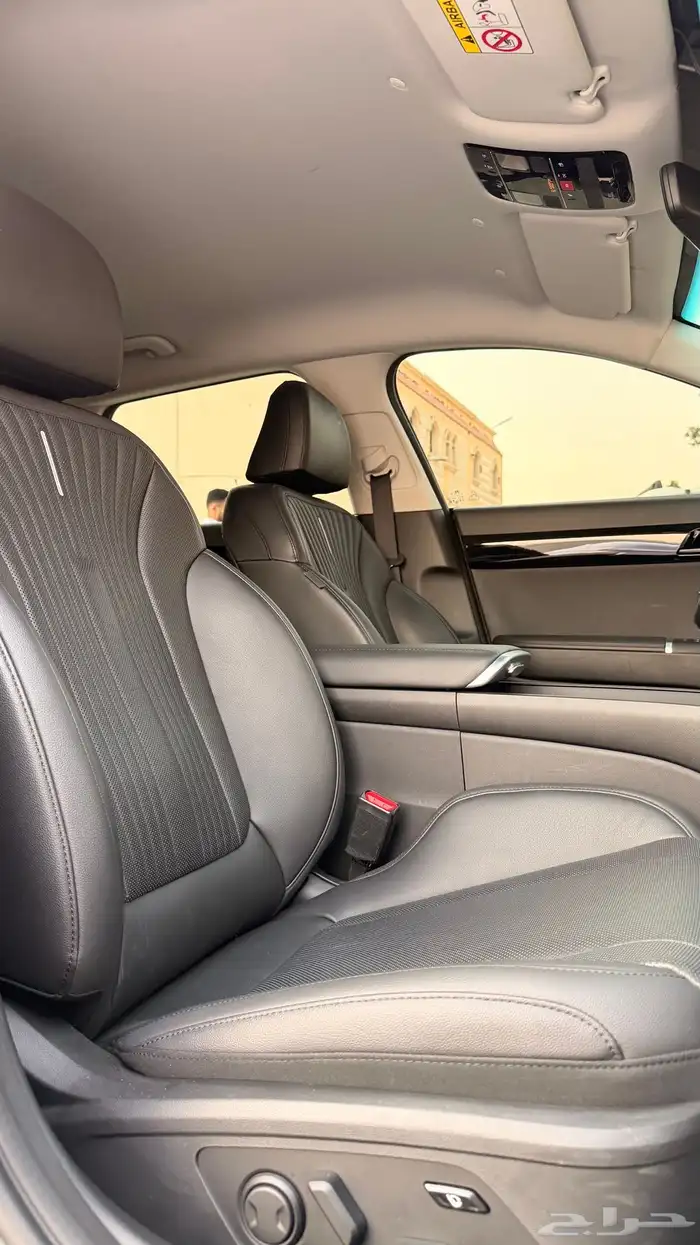 ازيرا 2023 ( بنزين 6V ) فل كامل بحالة الوكالة 26