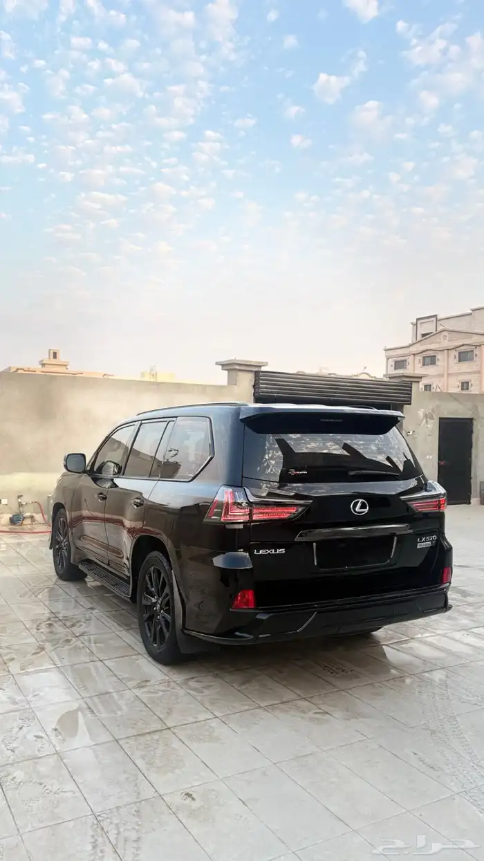 جيب لكزس 2020 بلاك اديشن 1