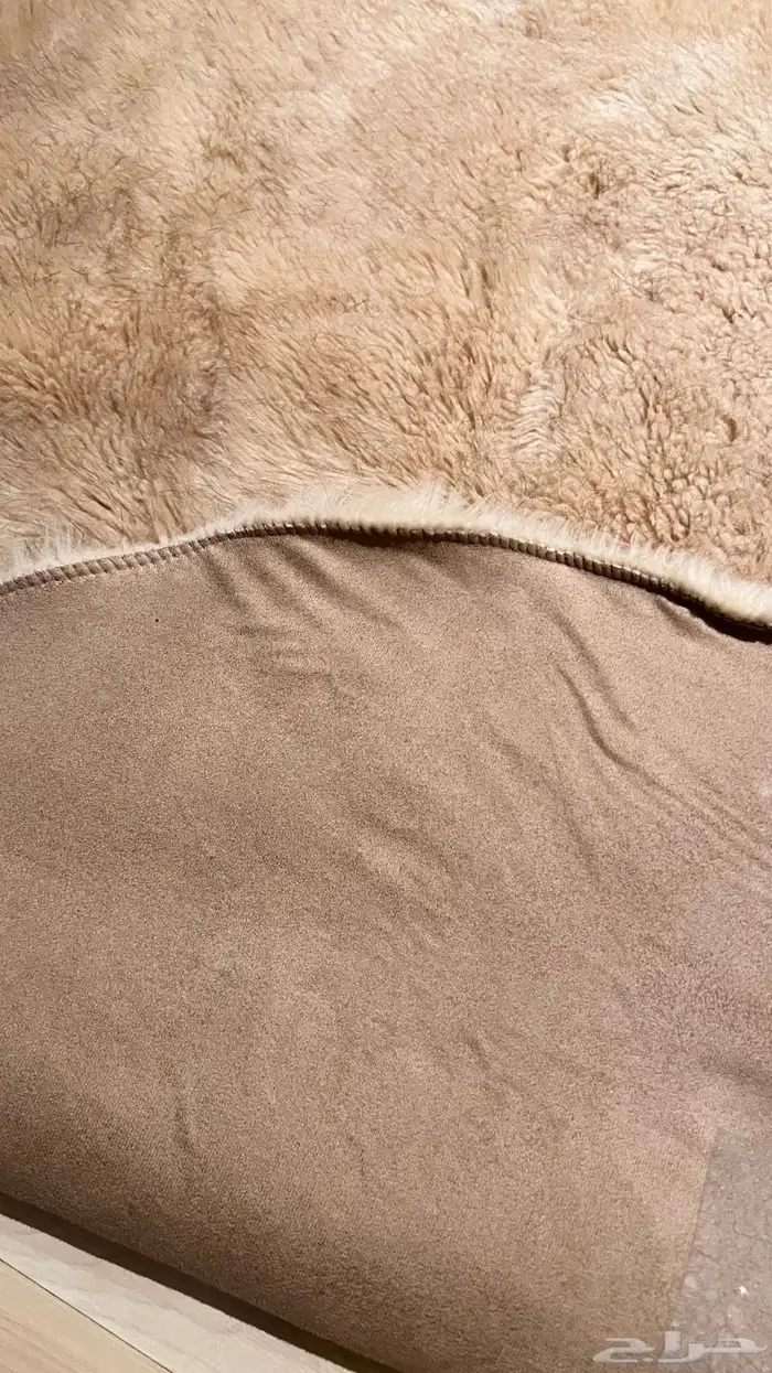 سجادة بيج فرو صناعي 3