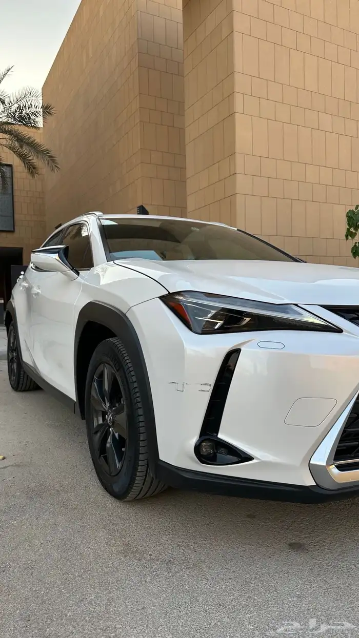 لكزس UX200 موديل 2019 مالك اول سعودي 9
