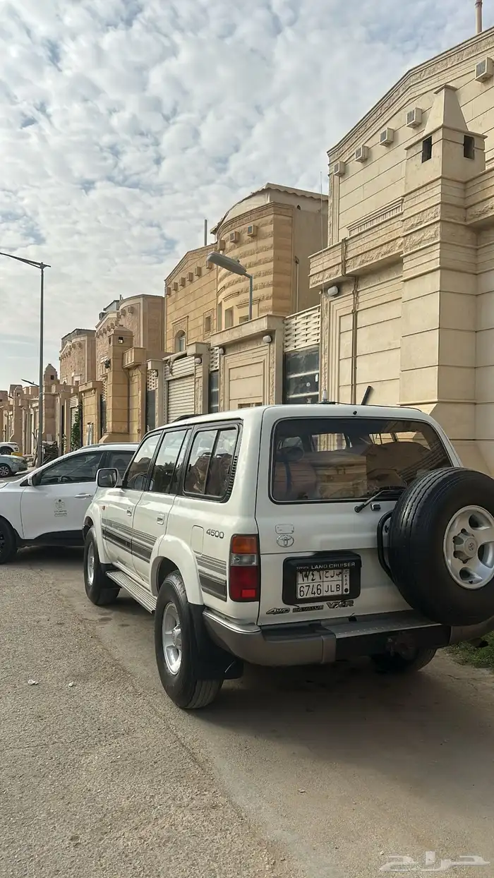 لاندكروزر VXR1992وارد الكويت 7
