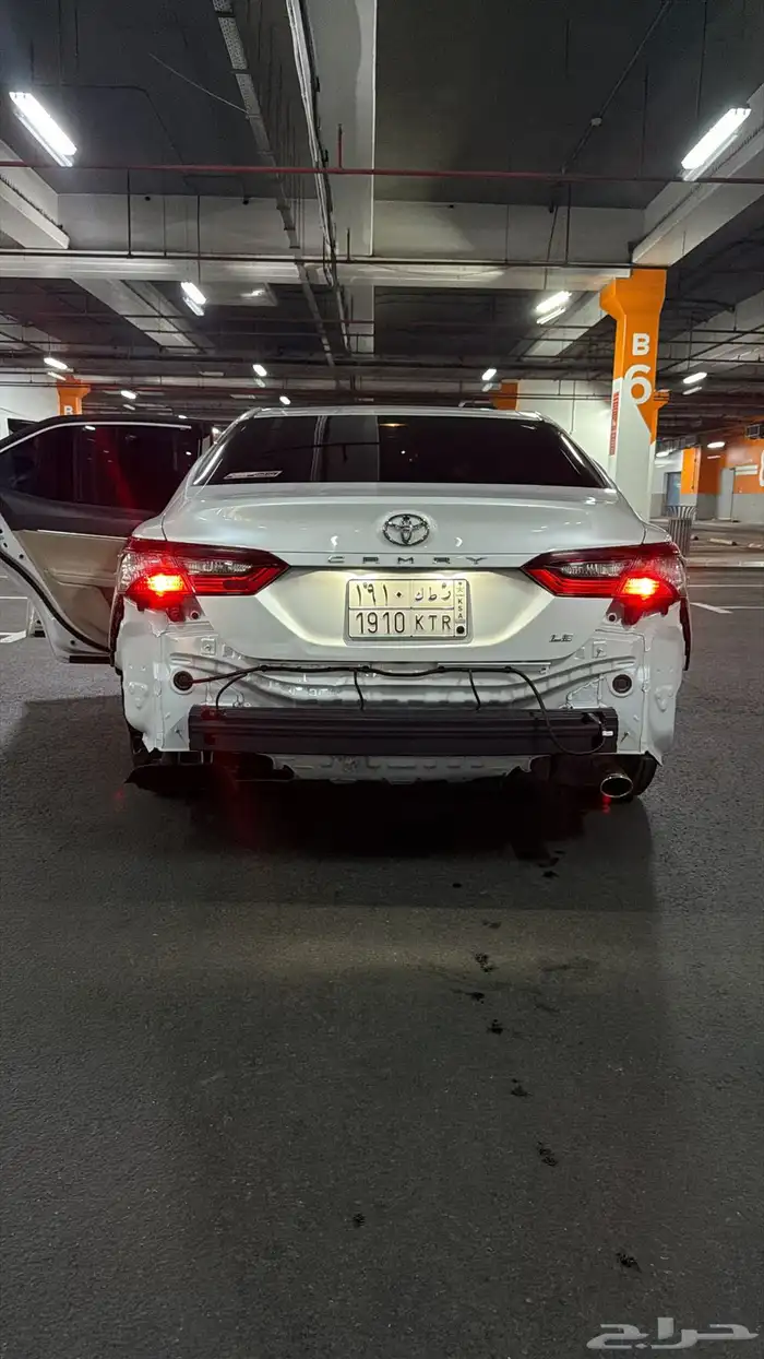 كامري للتنازل بمقابل 8