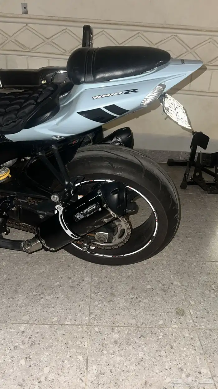 للبيع دباب GSXR مقاس 1000R موديل 2008 ( معدل ) 8