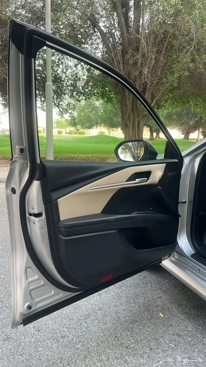 تويوتا كامري -2025 - E - ممشى قليل - شبه وكالة 49