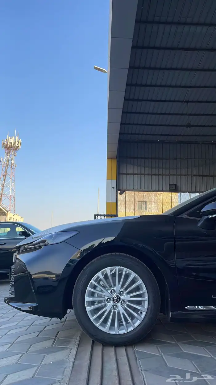 تويوتا كامري فئةLE موديل2025( اصفار) 4