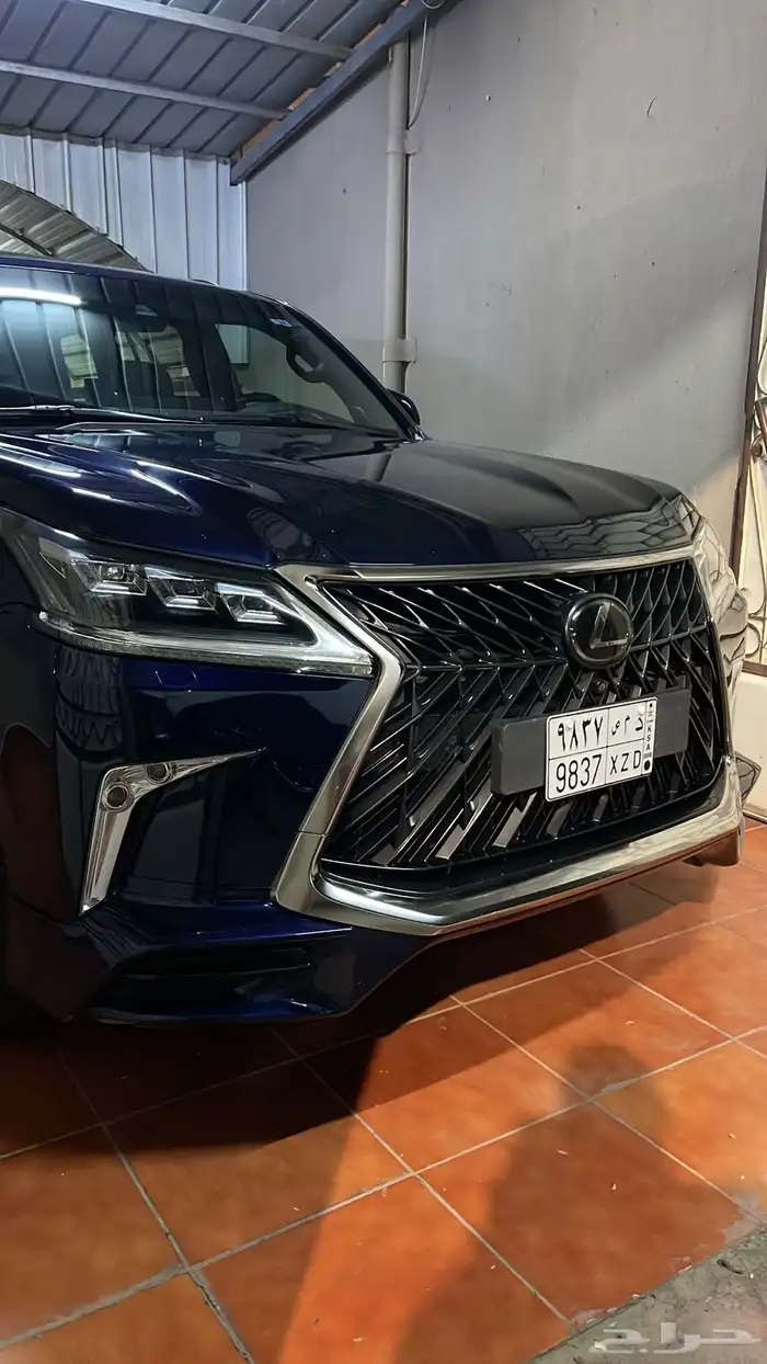 للبيع لكزس LX570s سعودي بودي بلد 15