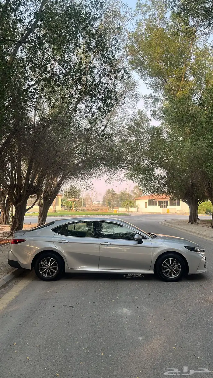 تويوتا كامري -2025 - E - ممشى قليل - شبه وكالة 21