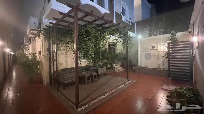 فيلا فاخرة للإيجار حي الفلاح جدة 9