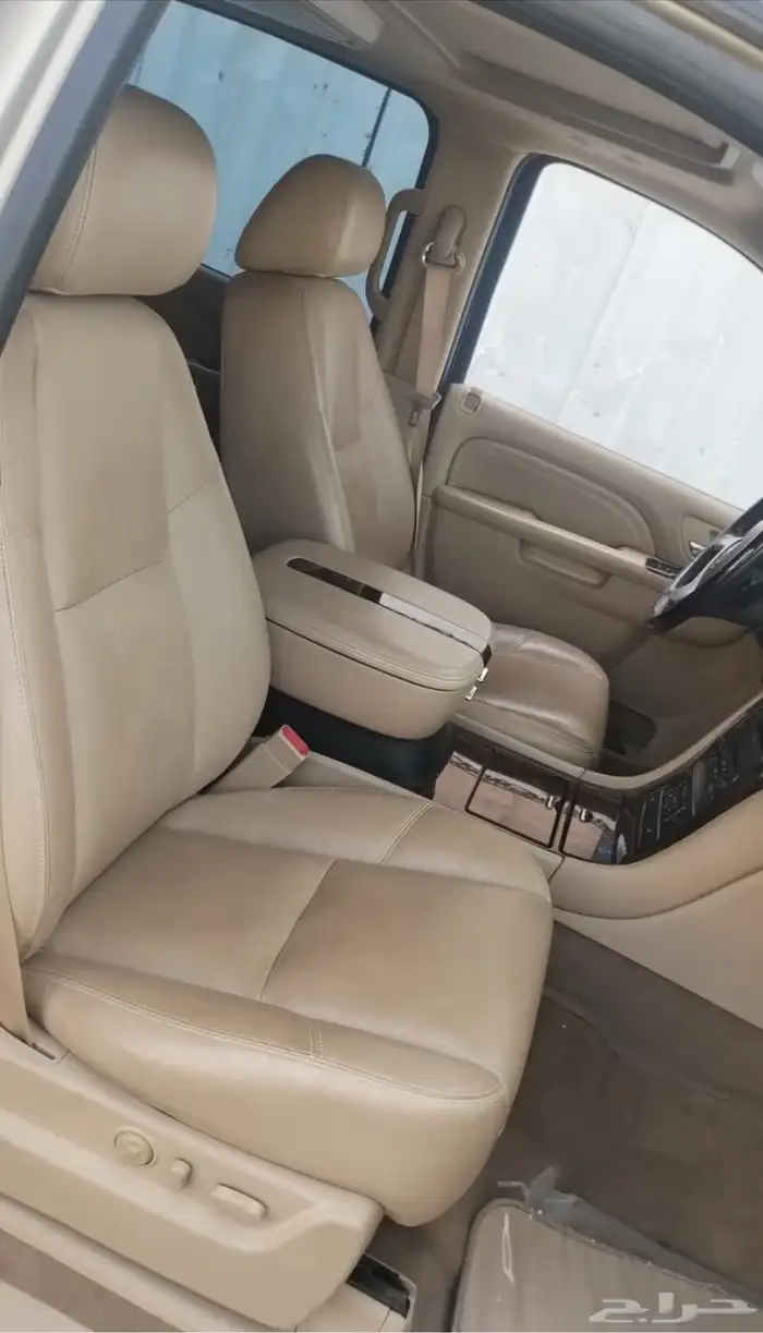 Cadillac 2010 كاديلاك إسكاليد طويل بحالة الوكالة 13