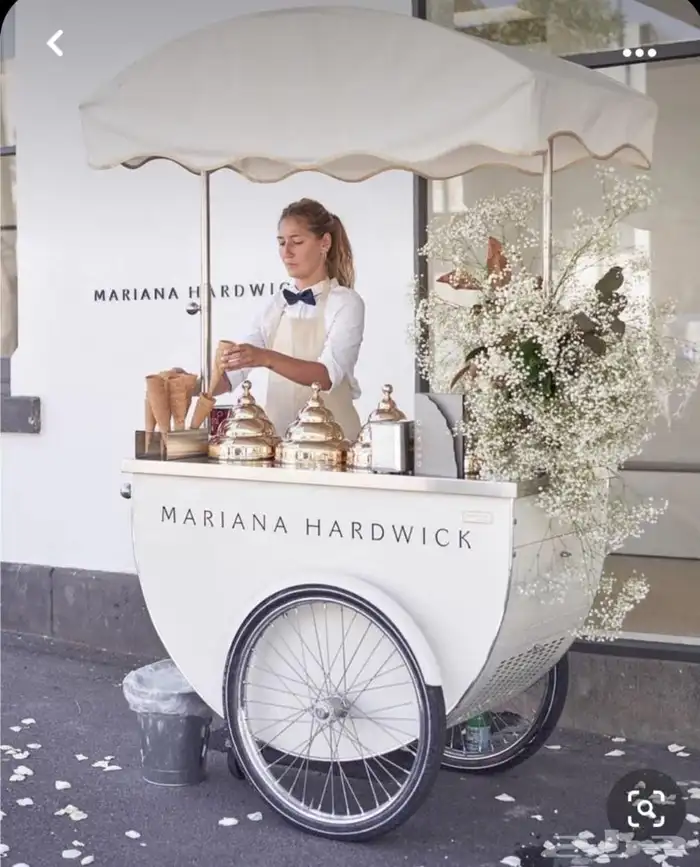 طاولات كورنن بوث استيشن كوشك ستاند جميعها على الطلب 23