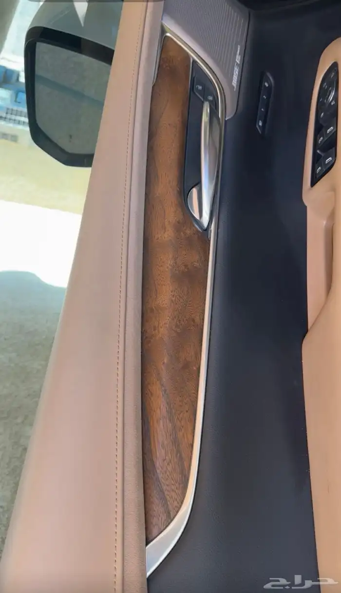 كاديلاك 2022 xt5 وكاله 10