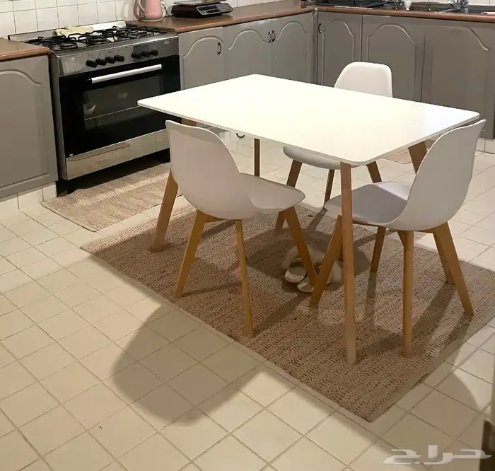 طاولة طعام هوم سنتر 0