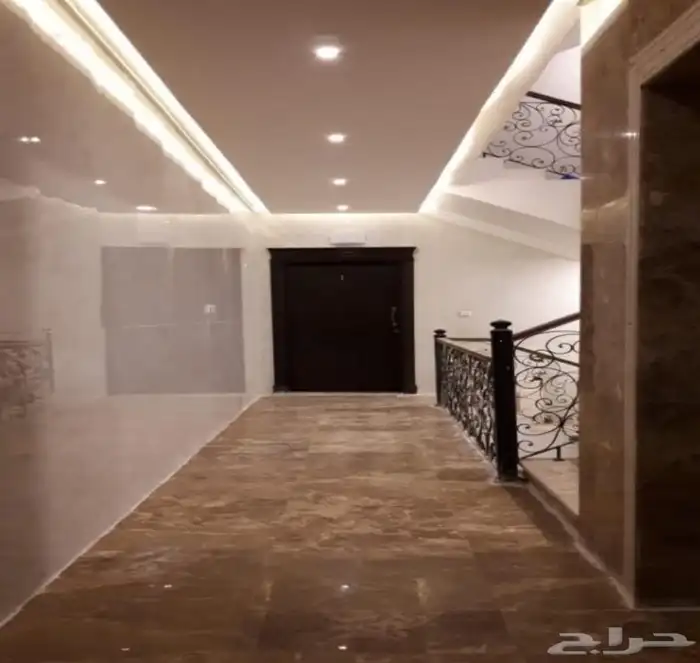 شقة فاخرة للإيجار حي الريان 13