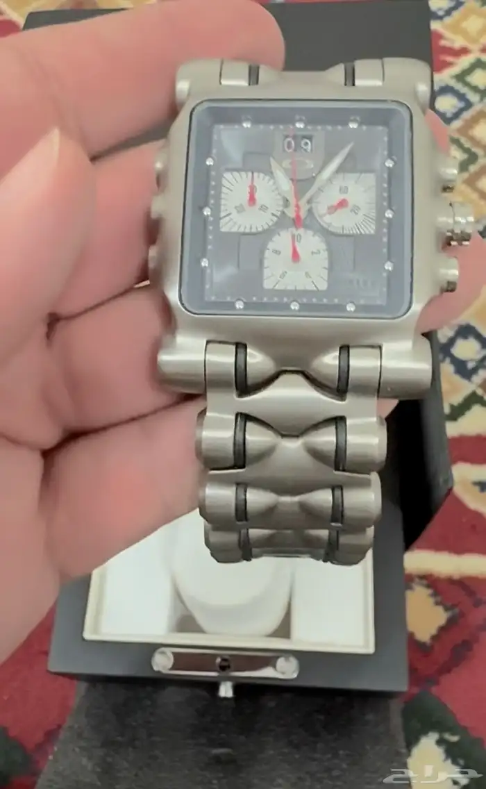 ساعة ماركة اوكلي سويسرية تيتانيوم 7